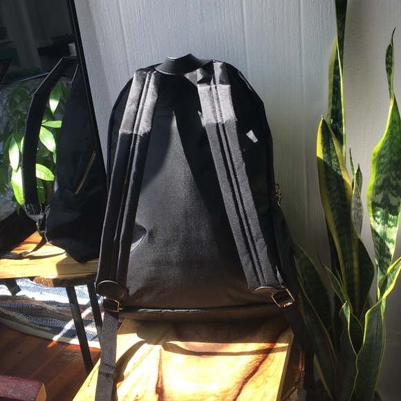 EXCLUSIVE! Black Tarteist by Tarte Backpack! - Picture 4 of 7